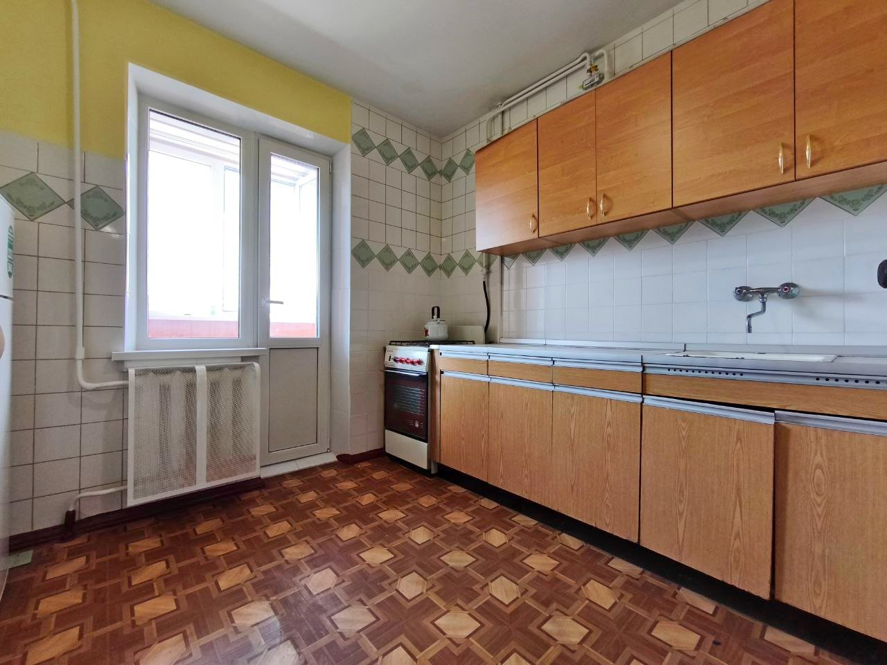 Простора гарна 1 кімнатна квартира 41 м2 в центрі міста. 4/9.. Фото - 3