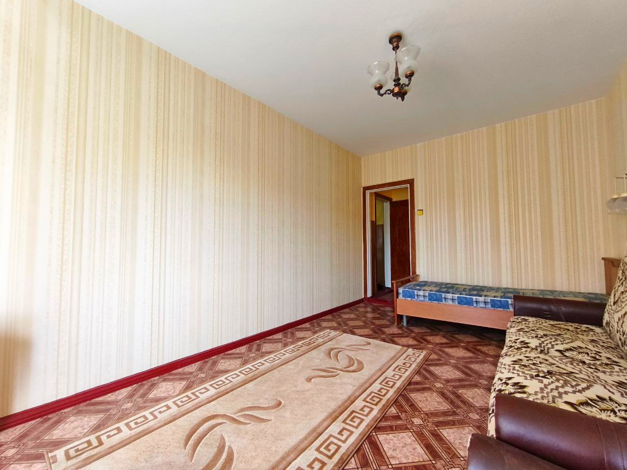 Простора гарна 1 кімнатна квартира 41 м2 в центрі міста. 4/9.. Фото - 2