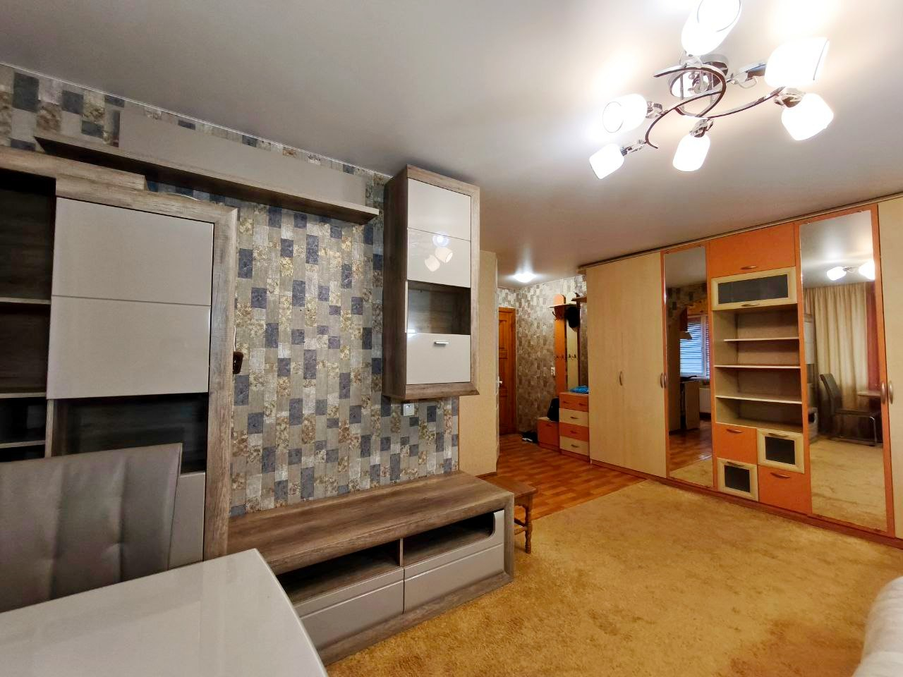 Сучасна повністю укомплектована 3 кімнатна квартира у серці центрі. Фото - 2