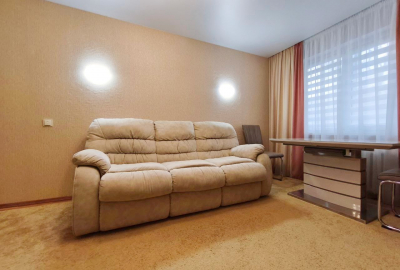 Сучасна повністю укомплектована 3 кімнатна квартира у серці центрі