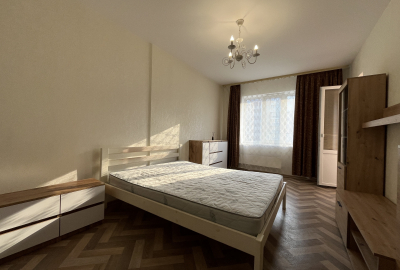 Продається світла 2на квартира 52 м², вул. Гонча