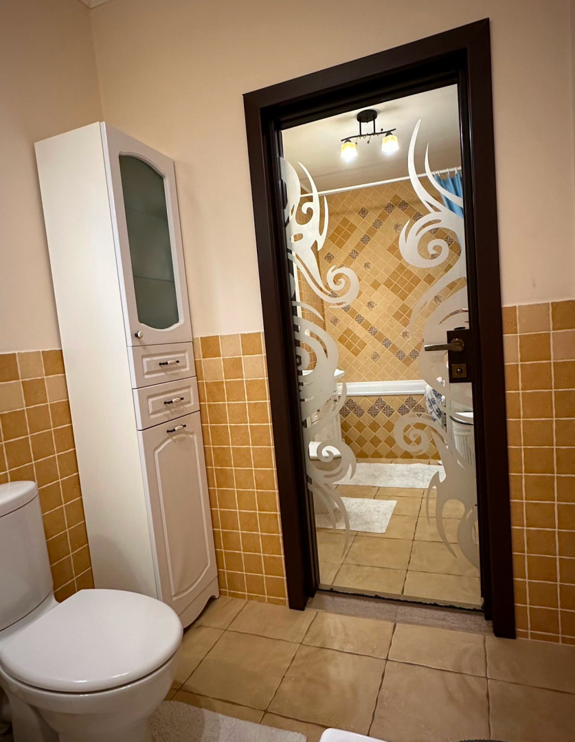 Простора укомплектована квартира в найкращій локації!. Фото - 8