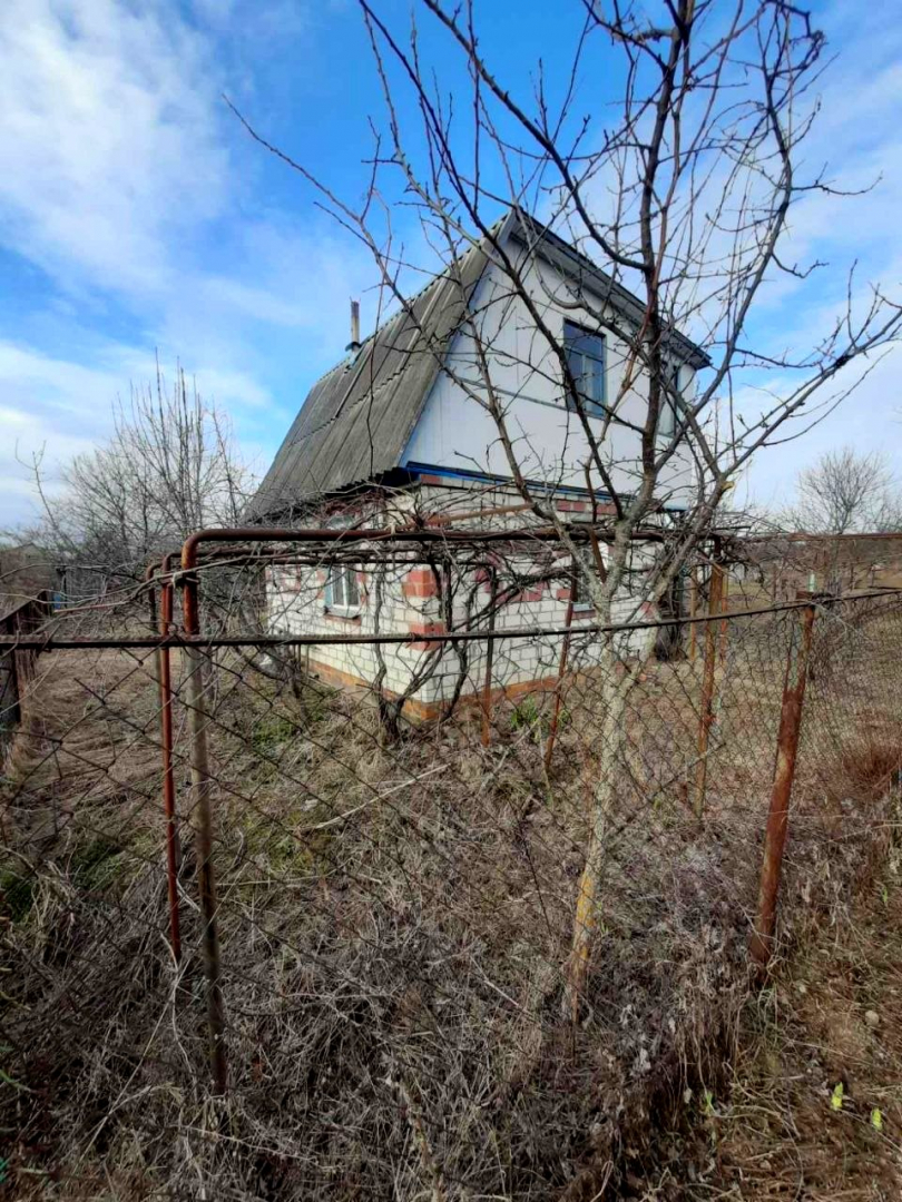 2 поверхова дача з опаленням, ділянка 6 соток. 4 км біля міста. Фото - 1