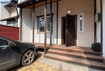 Таунхаус біля Пологового будинку з ремонтом!