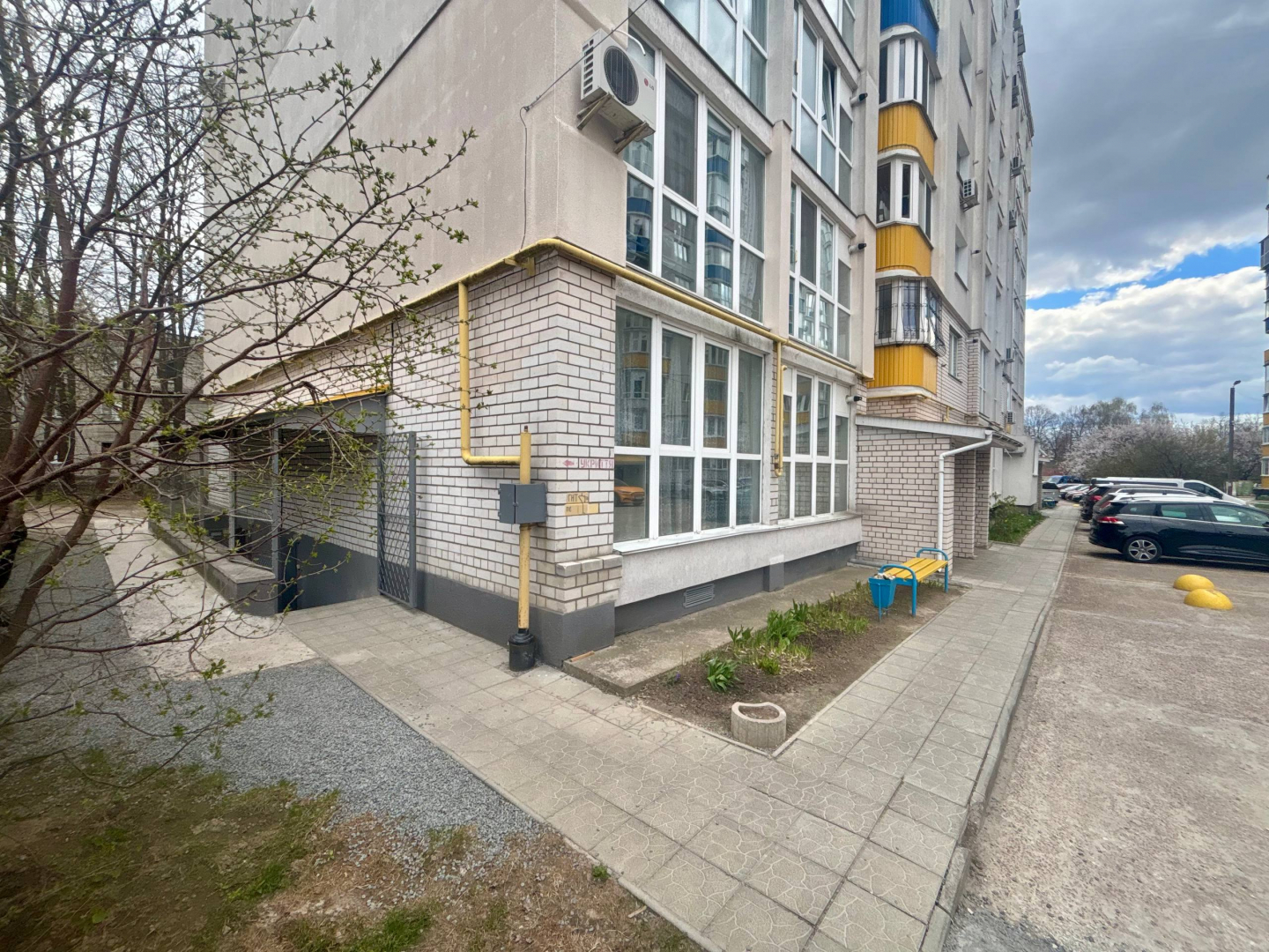 Продаж комерційного приміщення 56м² — вул. М. Грушевського (р-н Бєлова). Фото 1