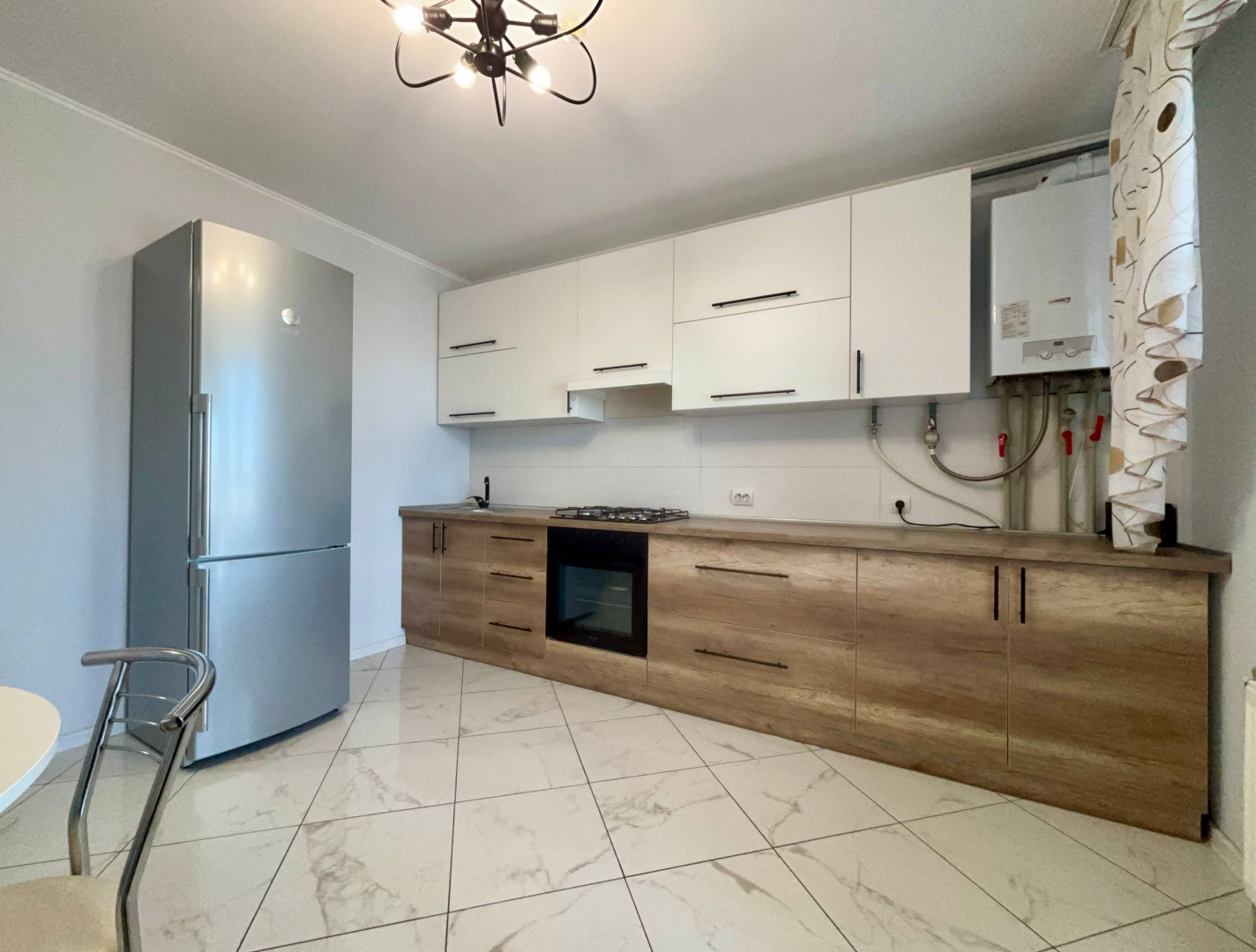 Пропоную 1-кімнатну квартиру, 43 м², з автономним опаленням у центрі міста. Фото - 3