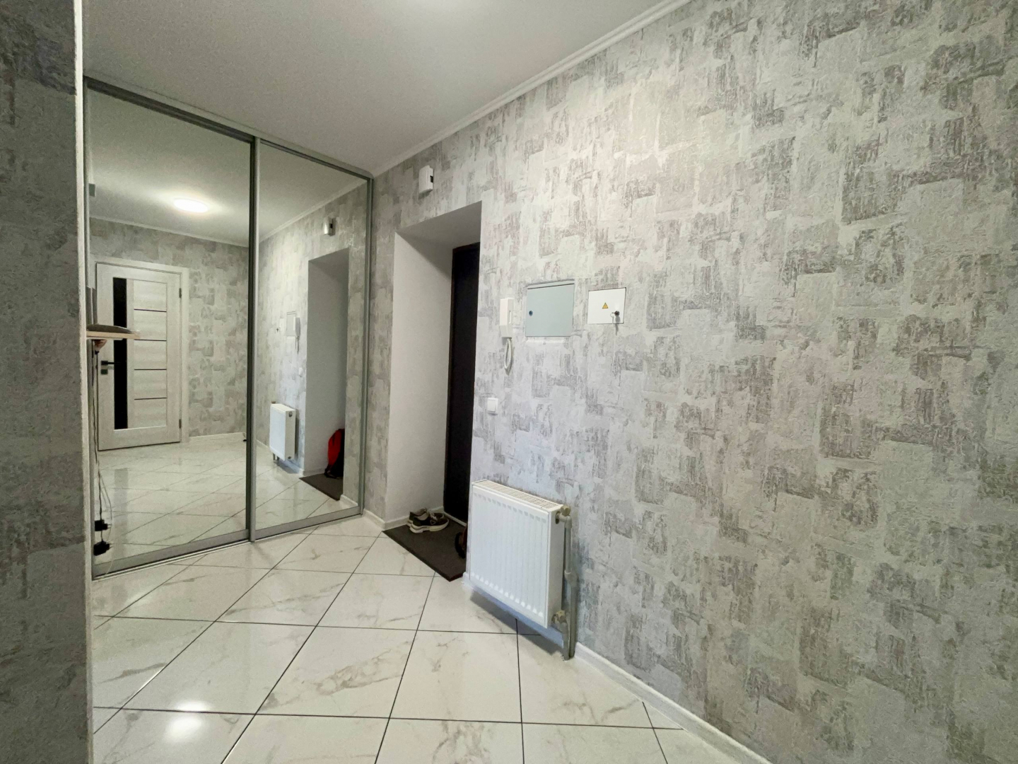 Пропоную 1-кімнатну квартиру, 43 м², з автономним опаленням у центрі міста. Фото - 1