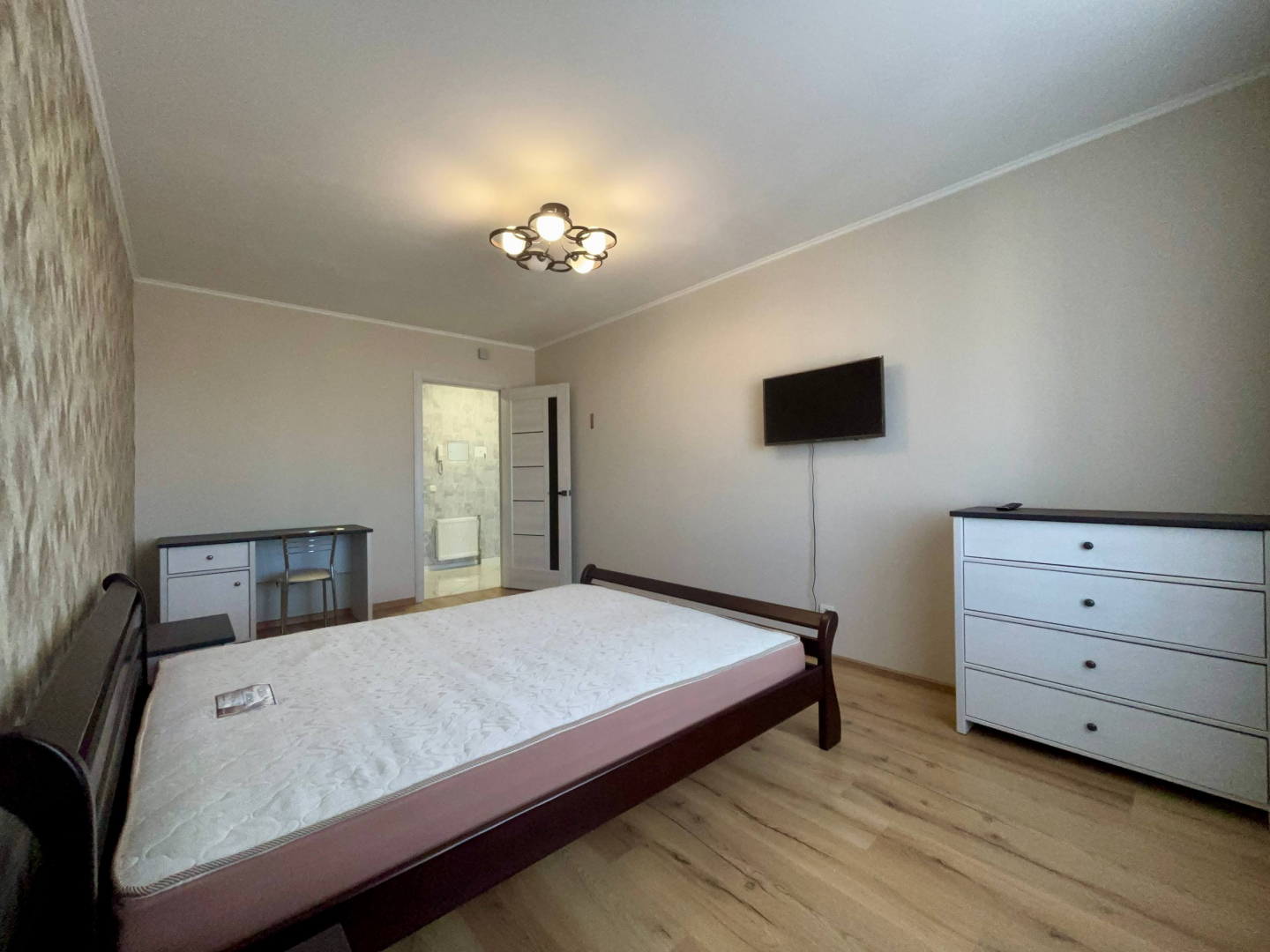 Пропоную 1-кімнатну квартиру, 43 м², з автономним опаленням у центрі міста. Фото - 7