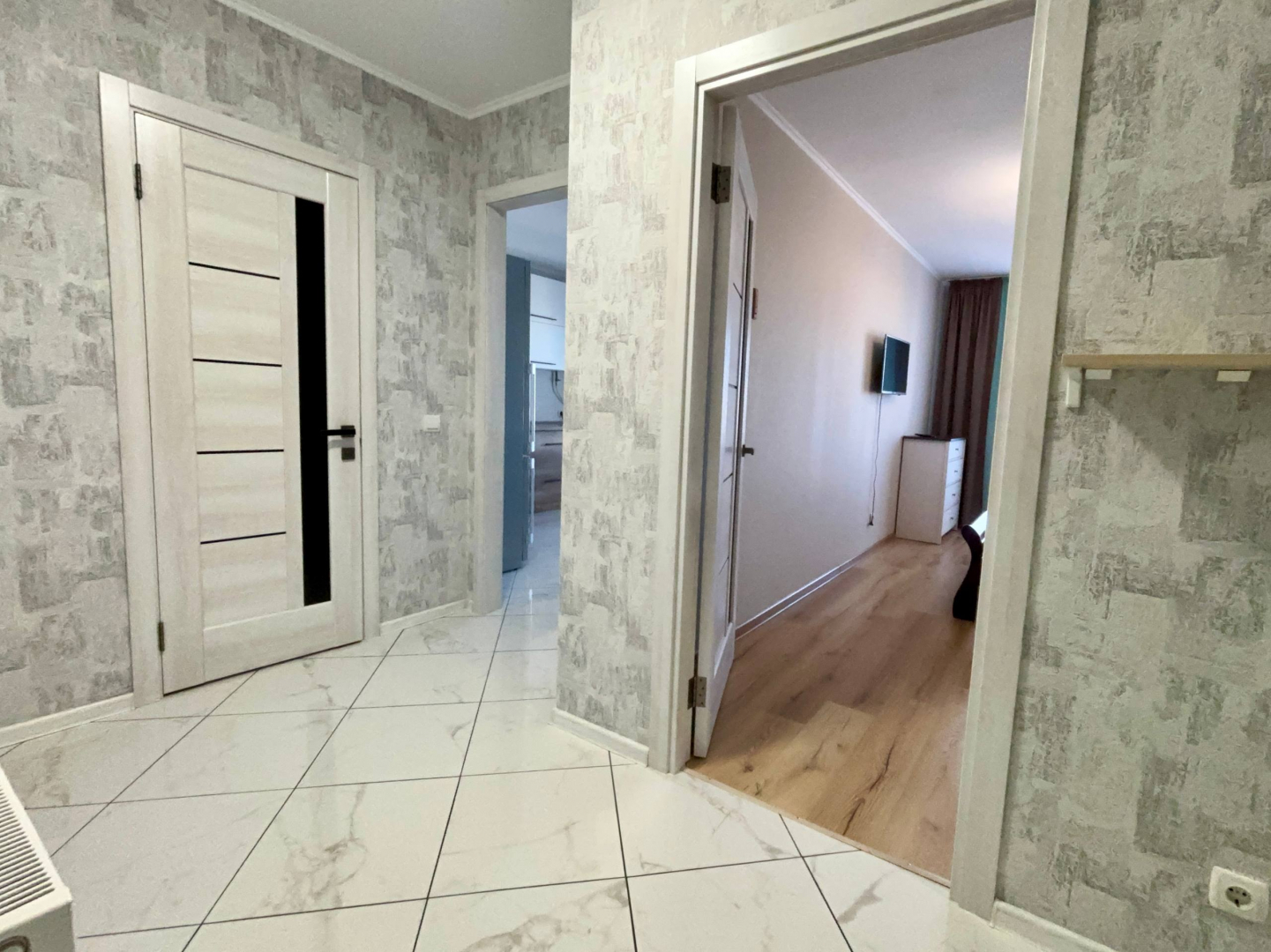Пропоную 1-кімнатну квартиру, 43 м², з автономним опаленням у центрі міста. Фото - 2
