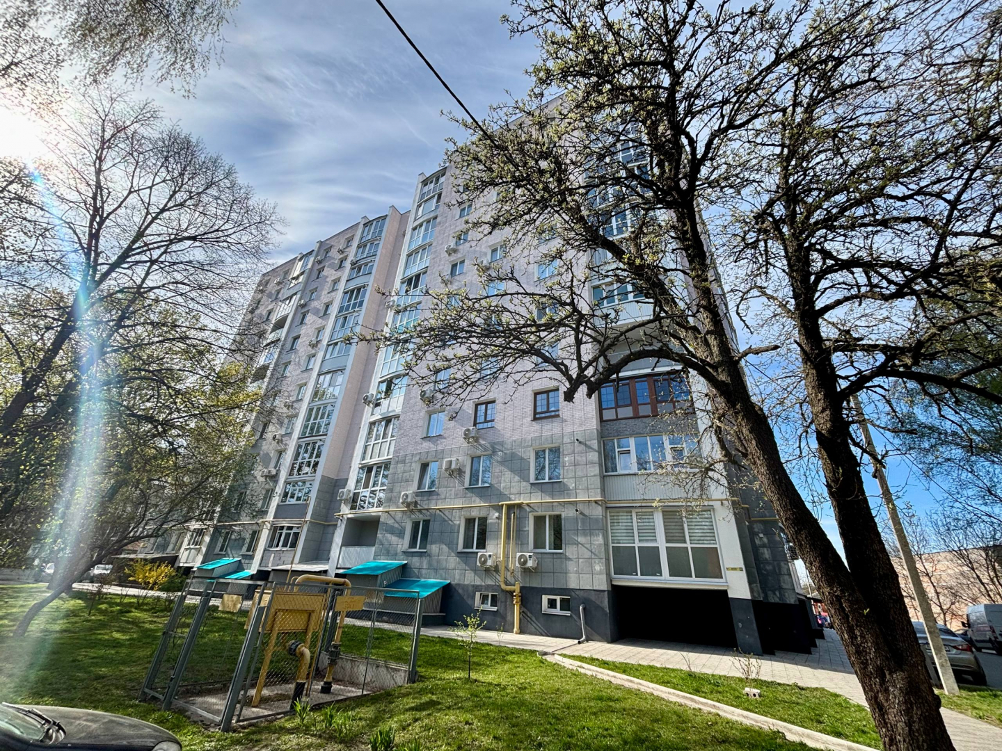 Пропоную 1-кімнатну квартиру, 43 м², з автономним опаленням у центрі міста. Фото 1