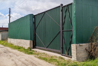 Продам приватизовану земельну ділянку під будівництво в історичній частині міста