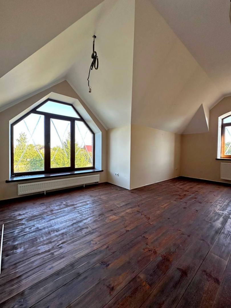 Сучасний двоповерховий будинок 159 м² та ділянкою 10 соток у передмісті Чернігова в Киїнці.. Фото - 11
