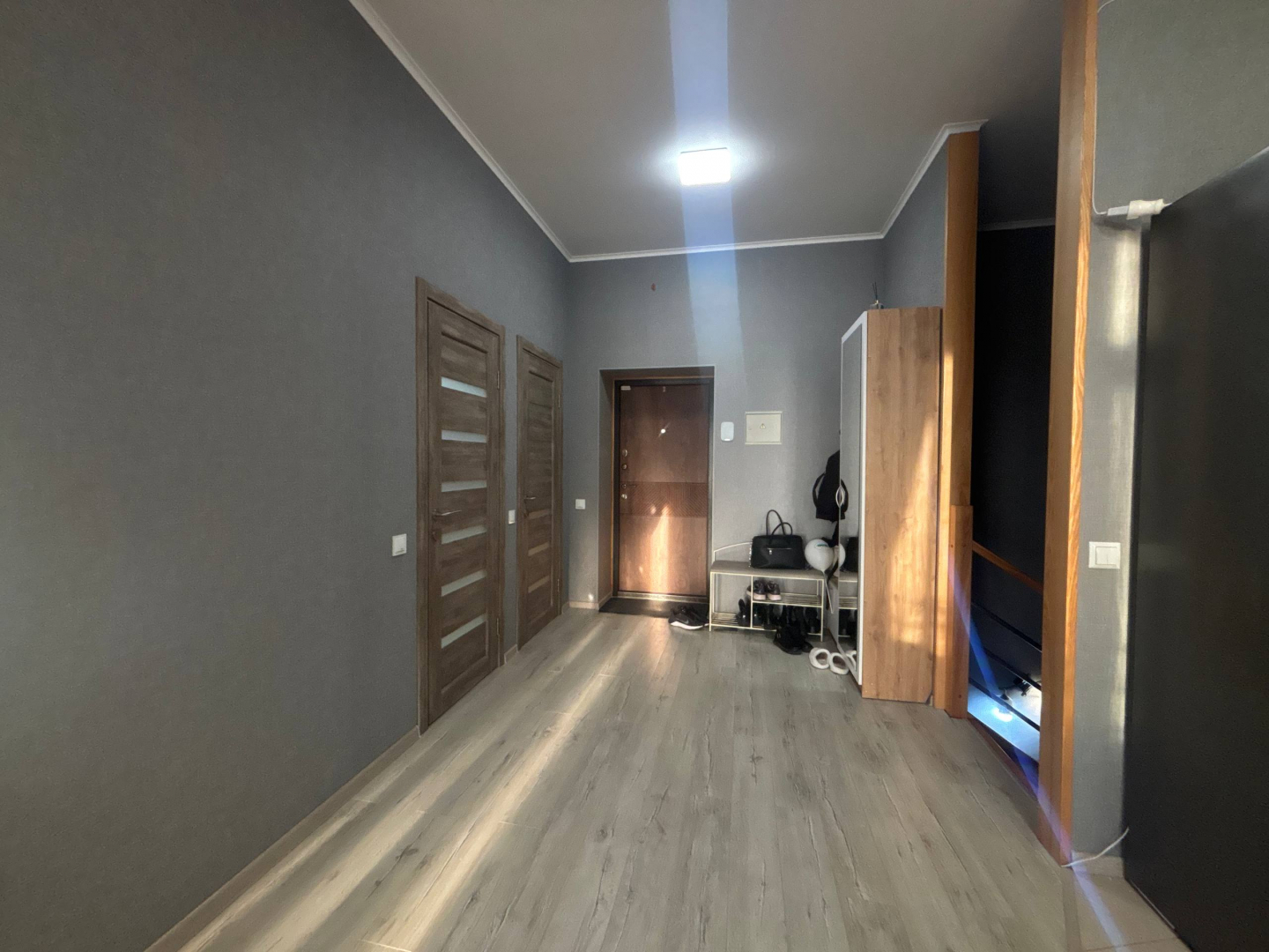Двоповерхова 3 кімнатна квартира 101.60 м2 з ремонтом та меблями! Автономке опалення.. Фото - 8