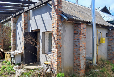 Продам будинок фортецю 12 км від Чернігова 30 соток газ гараж баня огорожа
