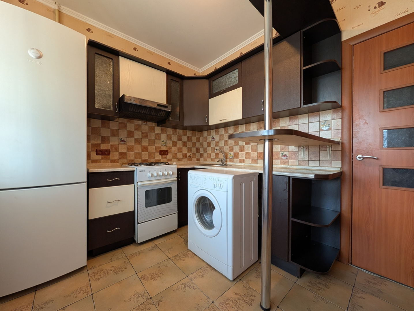 2 кімнатна квартира біля набережної вул Єськова 55 м². Фото - 1
