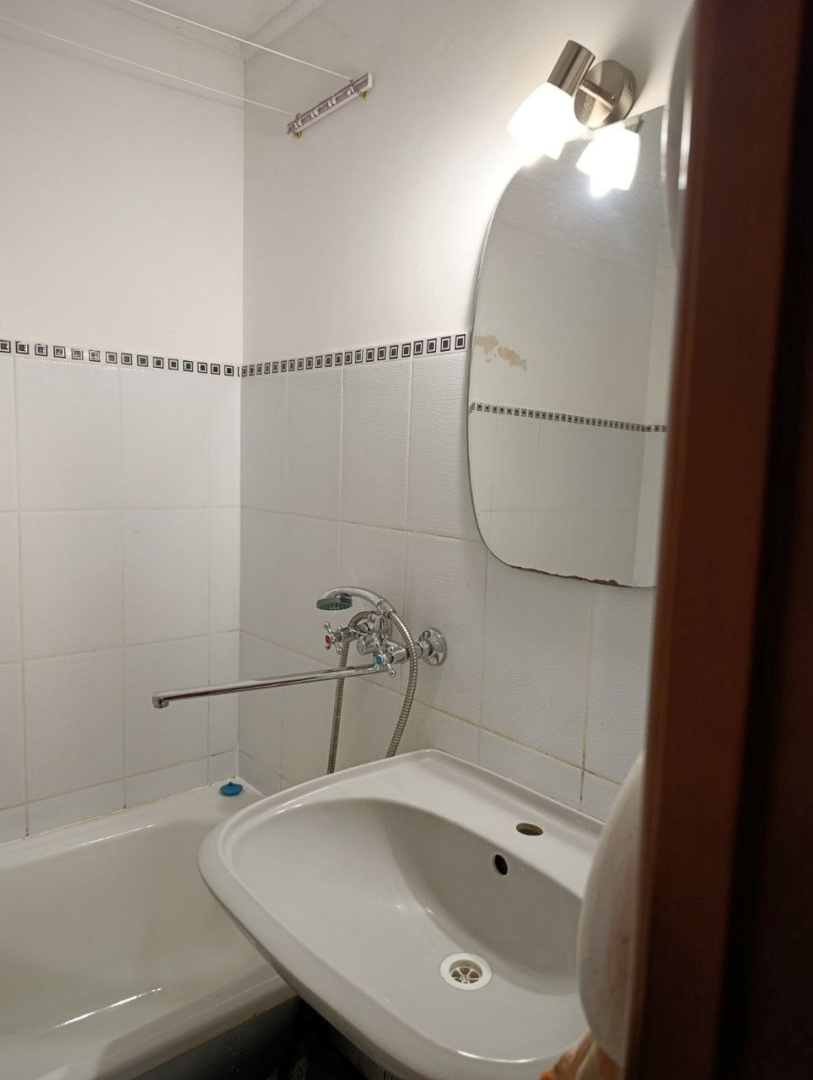 Простора затишна 1 кімнатна квартира 35 м2. Тихий центр міста.. Фото - 5