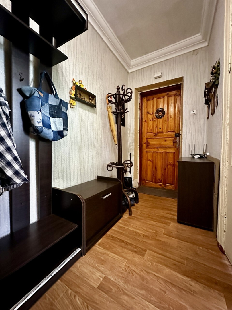 Двокімнатна сталінка 55м2 в центрі міста,житловий стан. Фото - 13