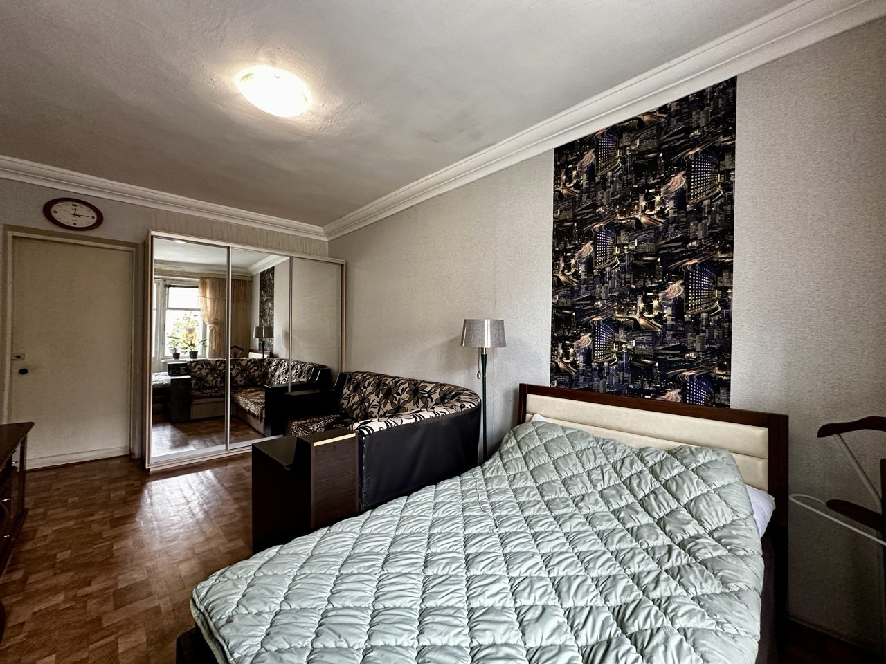 Двокімнатна сталінка 55м2 в центрі міста,житловий стан. Фото - 2