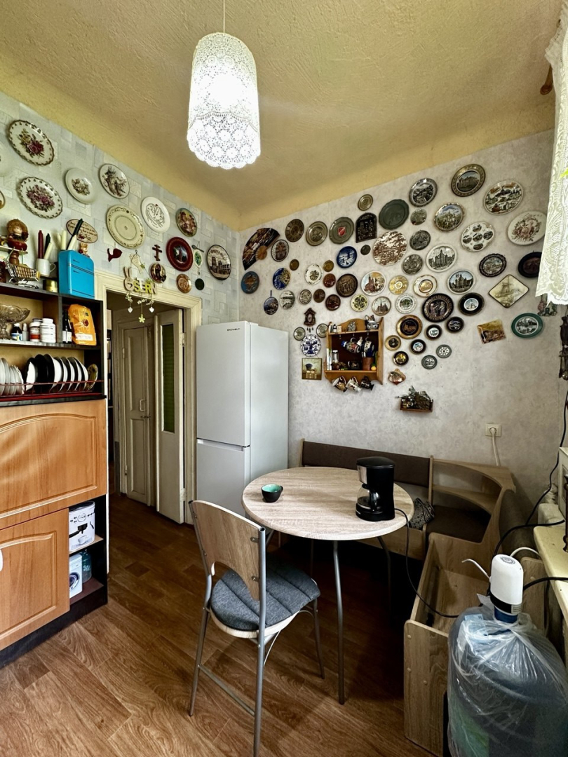 Двокімнатна сталінка 55м2 в центрі міста,житловий стан. Фото - 7