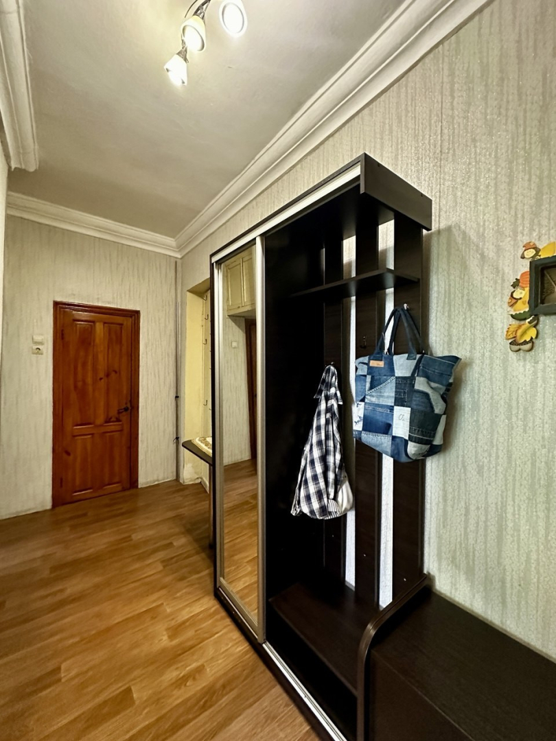 Двокімнатна сталінка 55м2 в центрі міста,житловий стан. Фото - 14