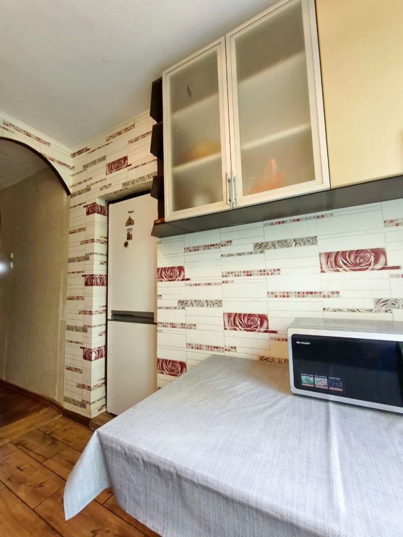 Затишна 2 кімнатна квартира 49 м2 з косметичним ремонтом район Рокосовського. Фото - 12