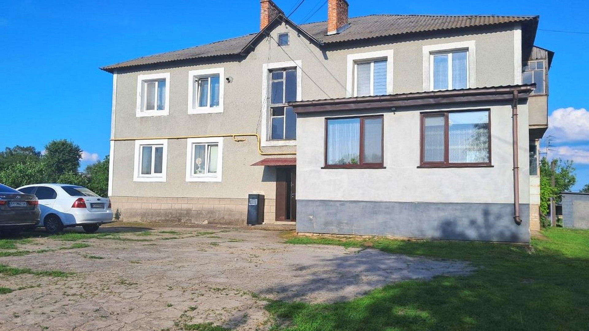 Продам 1 кімнатну квартиру 43 м² з земельною ділянкою, підвалом та сараєм у селі Лемеші. Фото 1