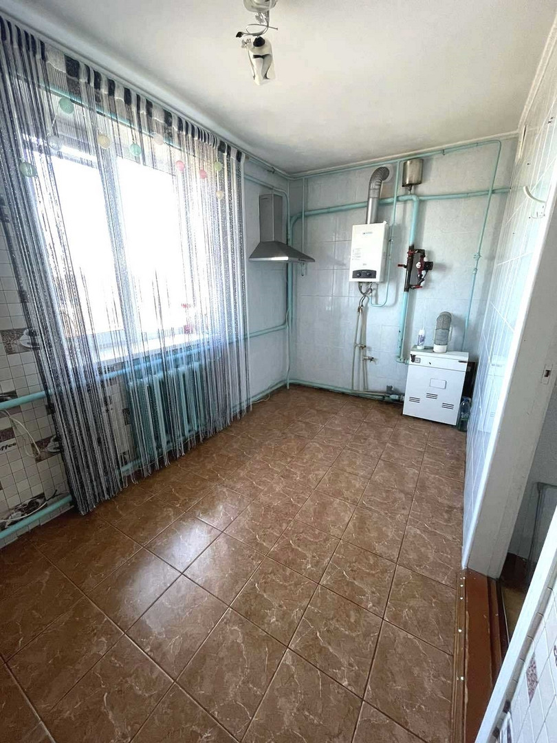 Продам 1 кімнатну квартиру 43 м² з земельною ділянкою, підвалом та сараєм у селі Лемеші. Фото - 1