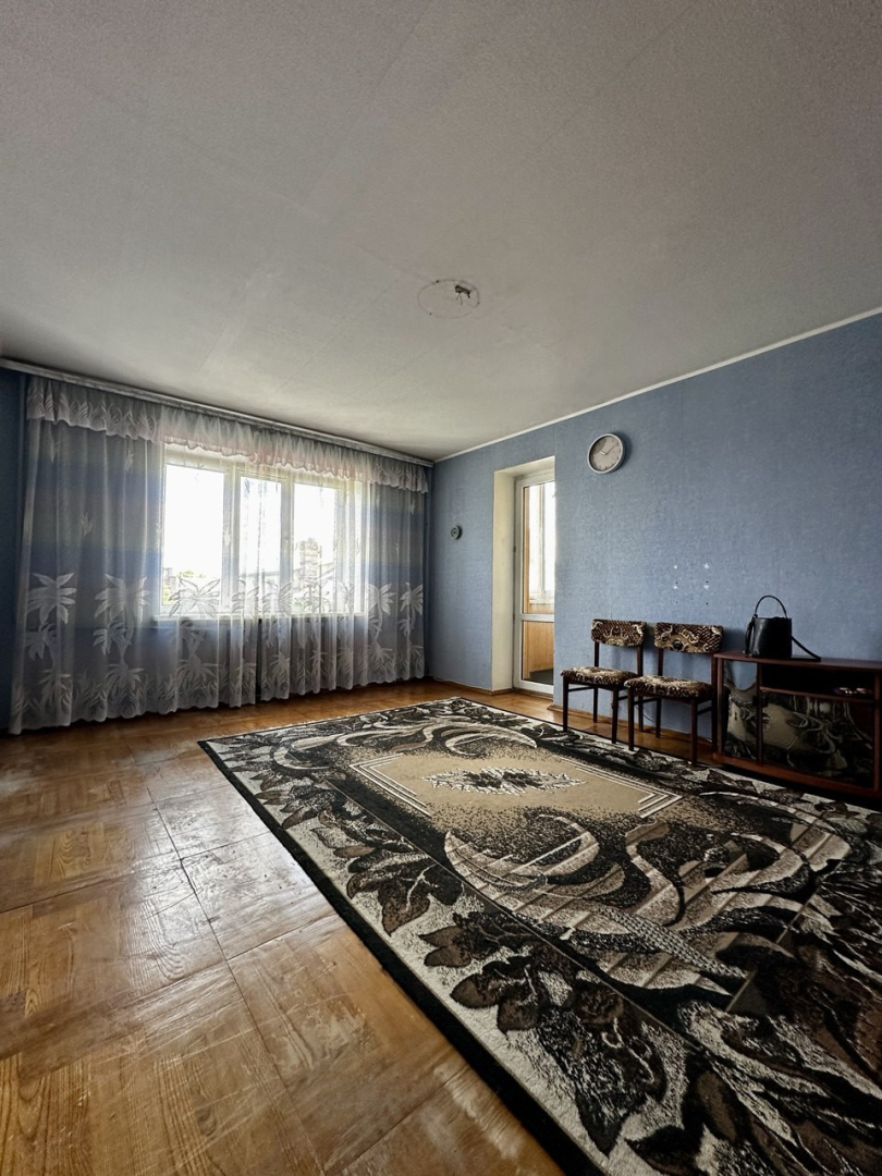 Центр міста,велика 2 кімнатна квартира,житловий стан. Фото - 11
