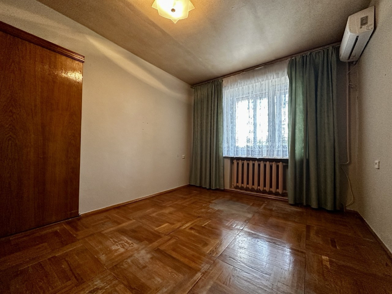Центр міста,велика 2 кімнатна квартира,житловий стан. Фото - 8