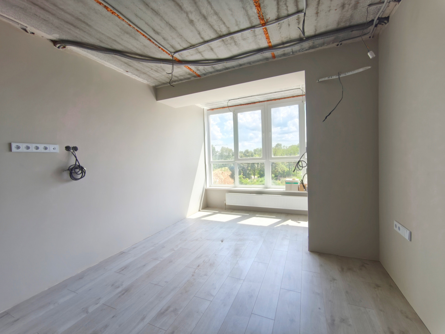 Простора 3-х кімнатна квартира у новобудові 104 м², Стрілецька набережна. Фото - 12