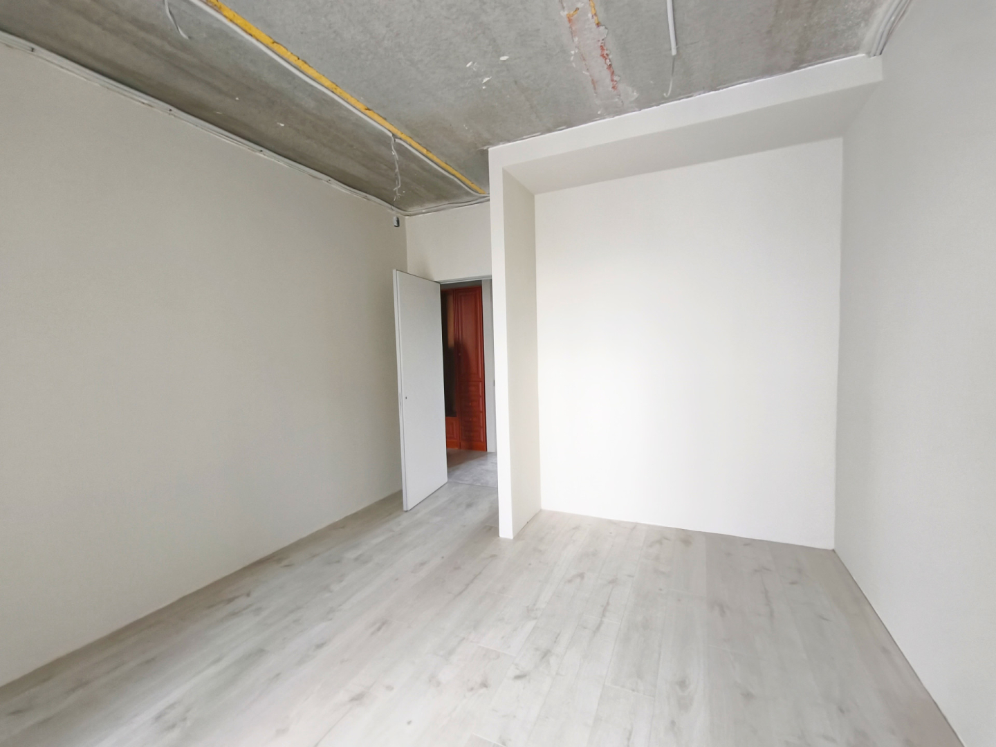 Простора 3-х кімнатна квартира у новобудові 104 м², Стрілецька набережна. Фото 1