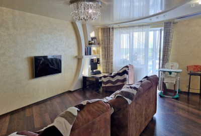 3 кімнатна квартира 81м2, з ремонтом та меблями р-н Епіцентр