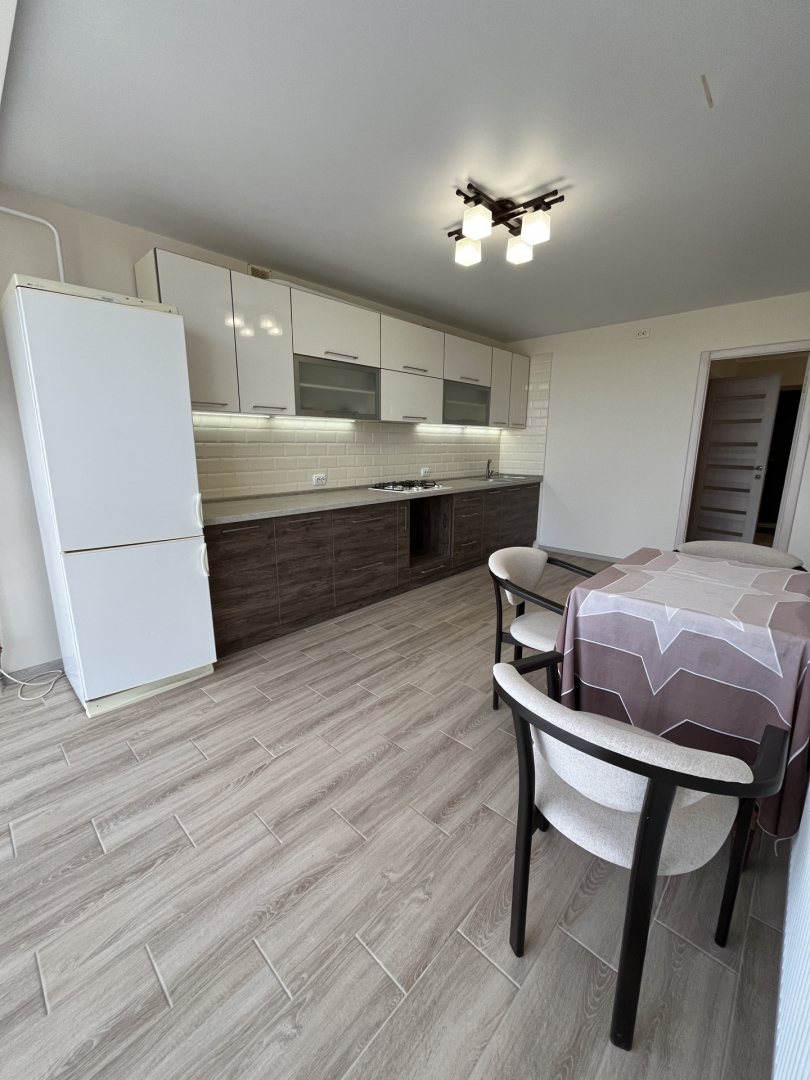 Продається простора 2-на квартира 83,3 м² з автономним опаленням, ЖК "Придеснянський". Фото - 3