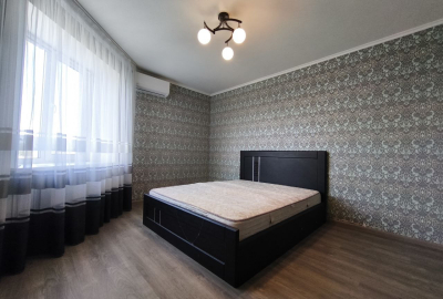 Простора 1-кімнатна квартира 53 м² з ремонтом та автономним опаленням р-н Бойова
