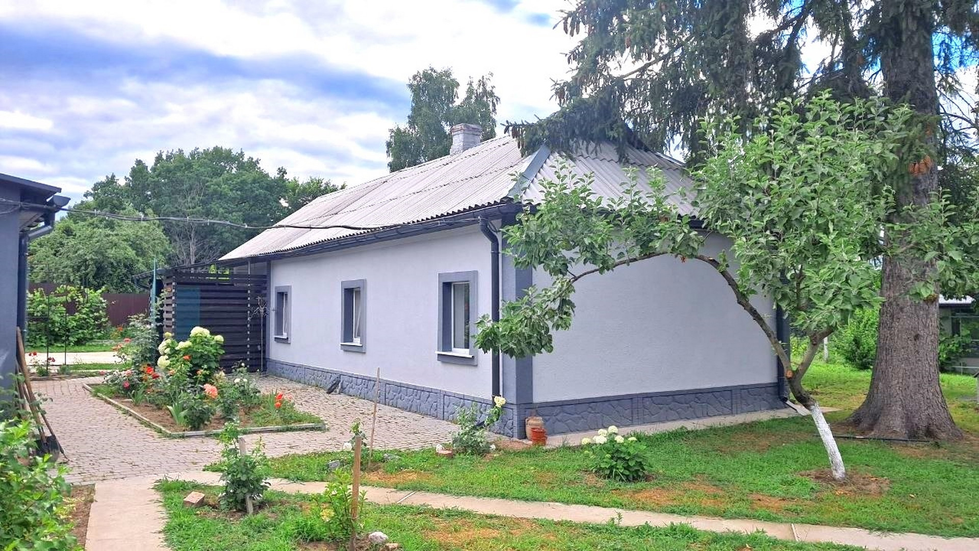 Ексклюзивна українська садиба біля озера — природа, затишок і гармонія. Фото 1