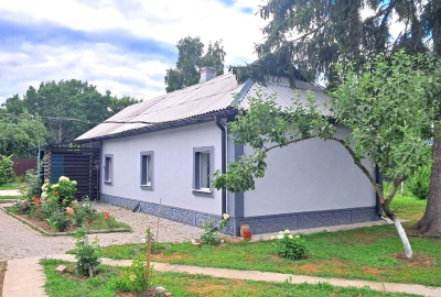 Ексклюзивна українська садиба біля озера — природа, затишок і гармонія