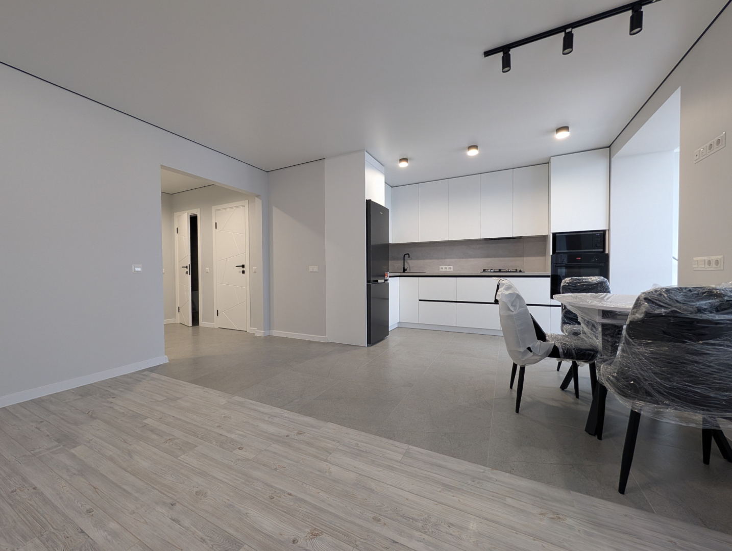 Нова 2-кімнатна квартира 68,6 м² з ремонтом та меблями Масани єОселя. Фото - 12