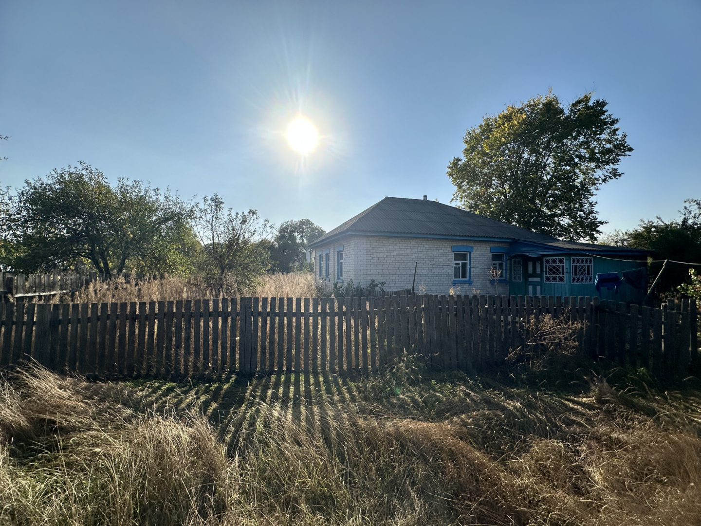 Цегляний будинок у с. Лоска, 4 кімнати, житловий стан. Фото 1