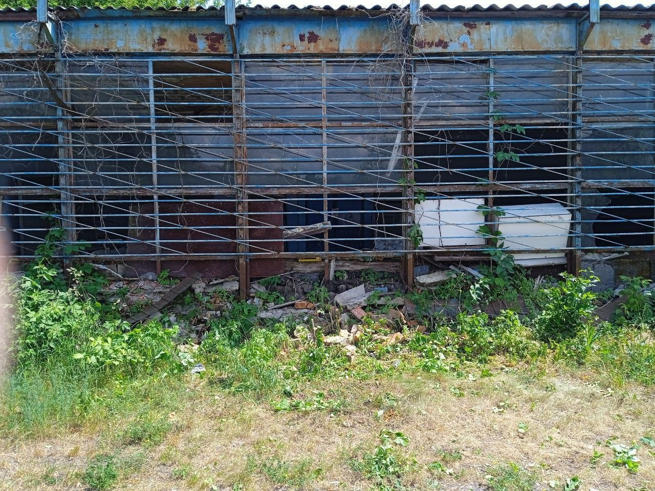 Нежитлове приміщення 160 м² у центрі села Надинівка під магазин склад виробництво. Фото - 2