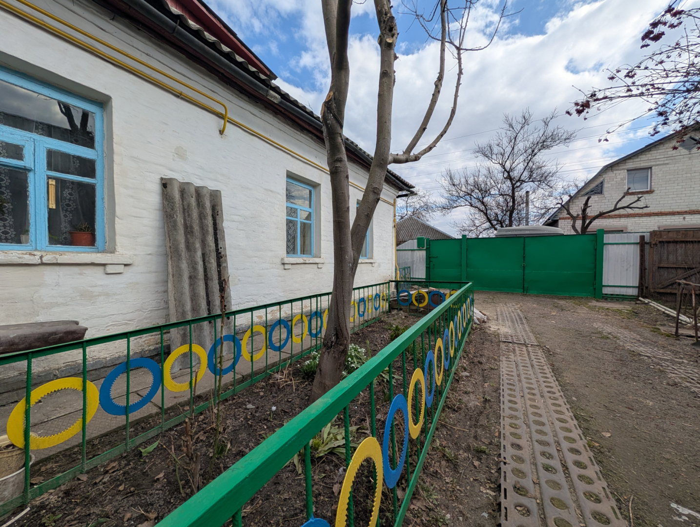 Будинок 100 м² з окремим двором, гаражем та господарськими спорудами, вул. Слобідська. Фото 1