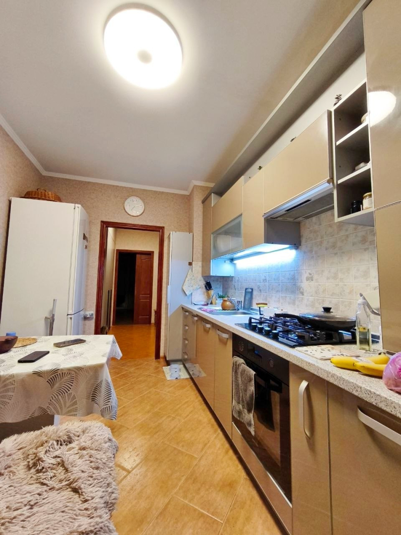 Продаж 1/3 частини 2-кімнатної квартири 53 м2 з ремонтом та автономним опаленням. Фото - 2