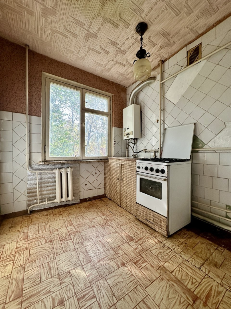 Двокімнатна квартира 45м2,житловий стан,2-й поверх,р-н 12 школа. Фото - 1