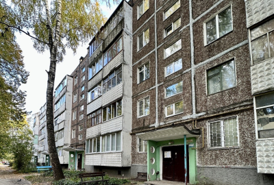 Двокімнатна квартира 45м2,житловий стан,2-й поверх,р-н 12 школа