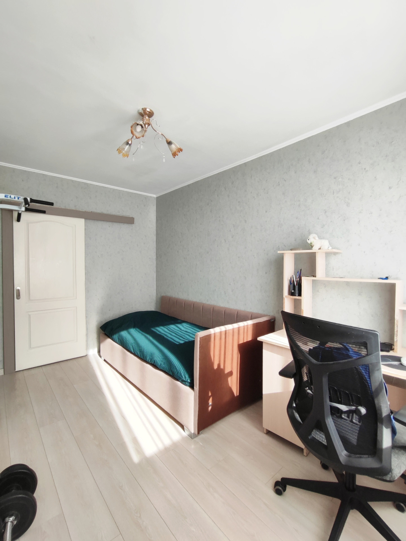 Продаж 2-кімнатна квартира вул.Захисників України в гарному стані. Фото - 1